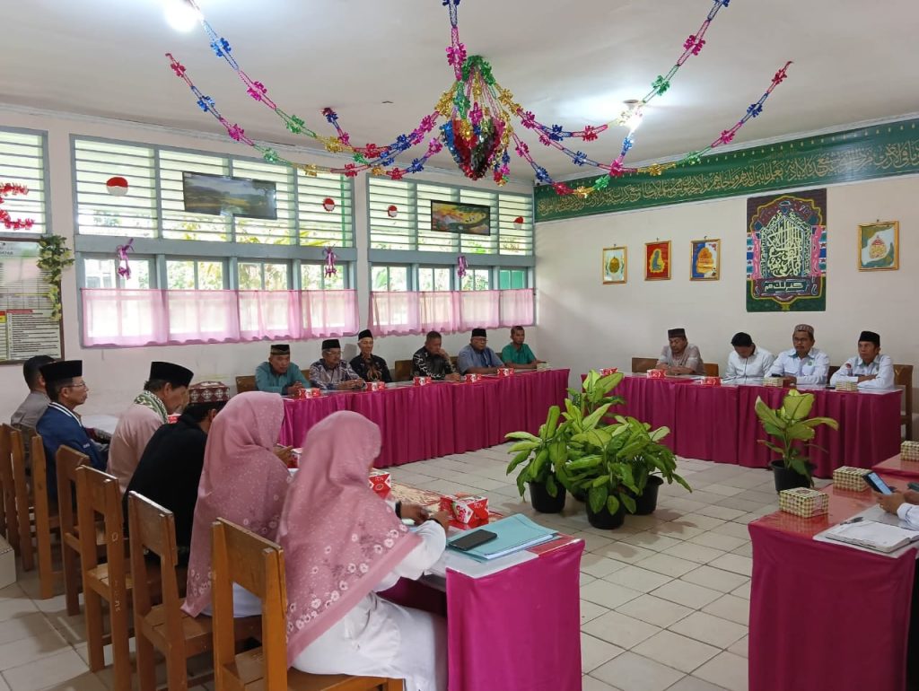 MTsN 12 Tanah Datar Gencarkan Persiapan Penilaian Adiwiyata