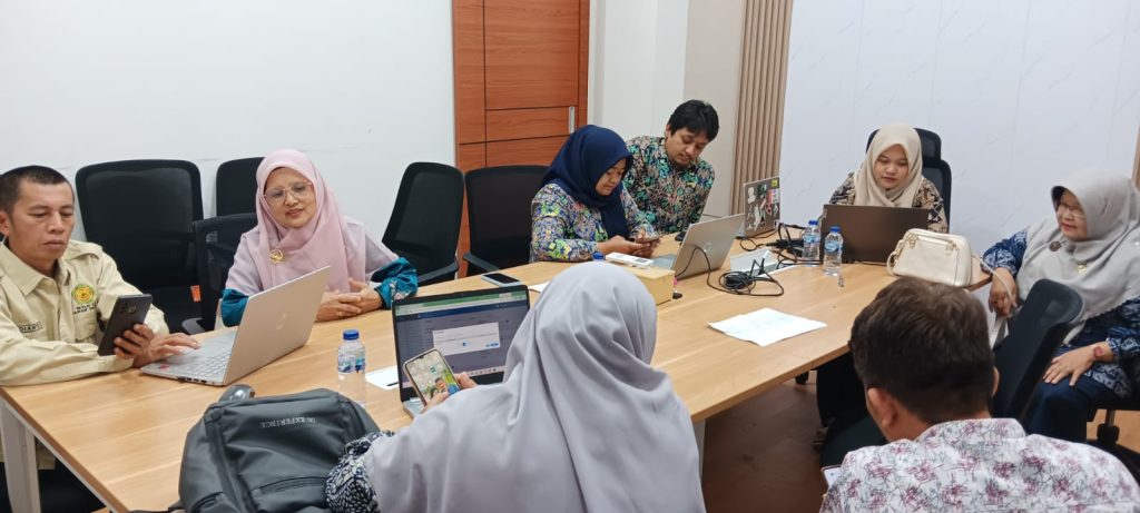 Wakili Kepala Madrasah, Waka Kurikulum dan Operator MTsN 12 Tanah Datar Ikuti Kegiatan Pengembangan BMN di Kanwil Kemenag Sumbar