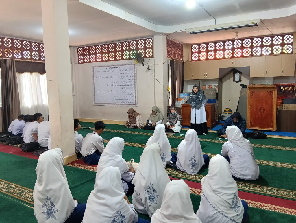 MTsN 12 Tanah Datar Gelar Sosialisasi Survei Kurikulum Berbasis Cinta (KBC) Bagi Guru dan Siswa Terpilih
